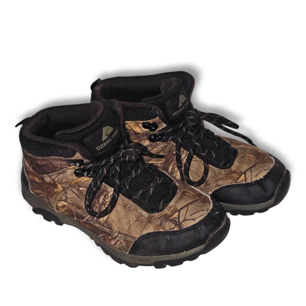 Ozark Trail Boys Size 4 Camouflage Hiking Boots Mid Trail‎ Lace Up